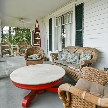 Love Lane Bed & Breakfast-3
